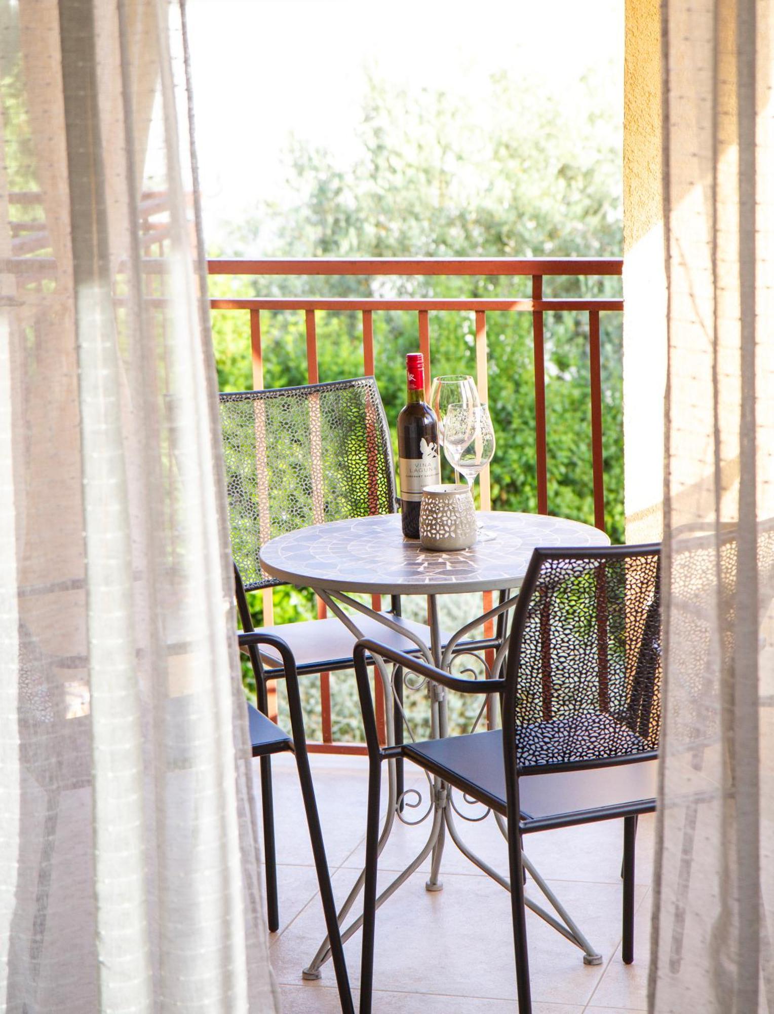 Seaside Gateway Apartment Kastela Ngoại thất bức ảnh
